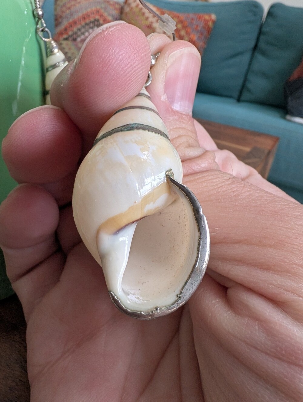 Vintage Silver Trimmed Natural Sea Snail Shell Dangle Drop Earrings Coastal - Picture 4 of 5